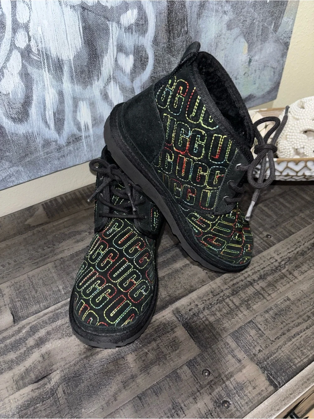 UGG Kids' Neumel II Graphic Stitch boots SZ 6
